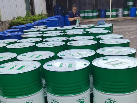 索拉品牌润滑油桶实拍